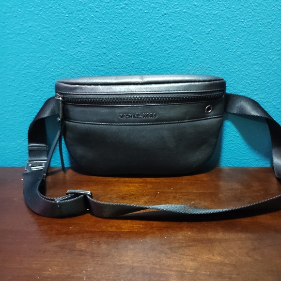 Michael Kors Black Fanny Pack - Picture 1 of 3